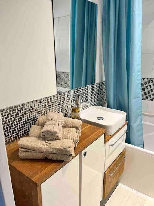Charmant Studio Pour 3 Personnes Vallauris Bagian luar foto