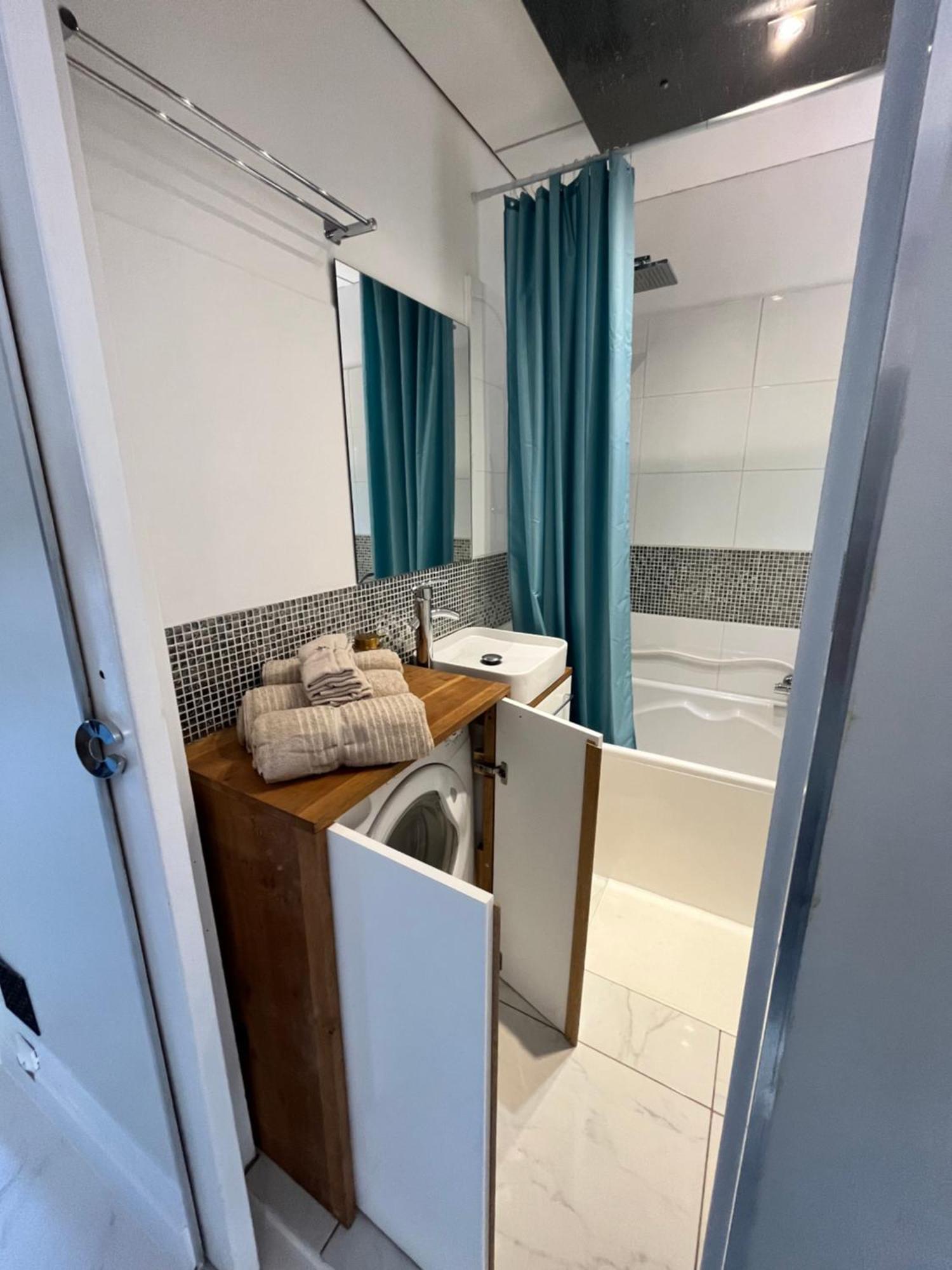 Charmant Studio Pour 3 Personnes Vallauris Bagian luar foto